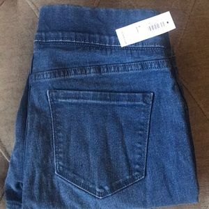 Old Navy Super Skinny Pull On Jeggings NWT